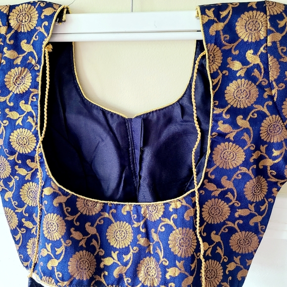 New boutique navy blue blouse - Picture 3 of 4